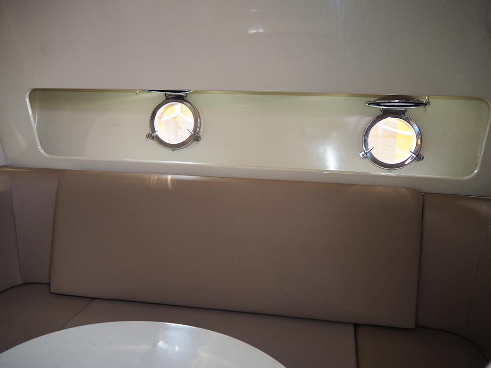 Saloon, Accommodation